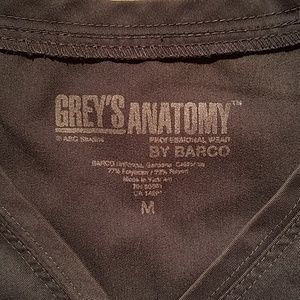Grey's Anatomy Tops - GREY'S ANATOMY SCRUBS TOP SZ MEDIUM Grey's Anatomy Tops - GREY'S ANATOMY SCRUBS TOP SZ MEDIUM